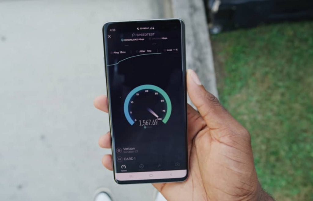Marques Brownlee shows 5G download speed 